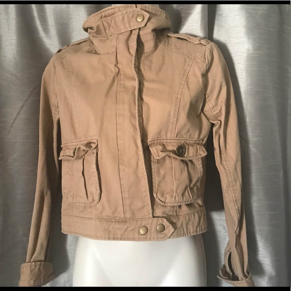 Beige coat - Picture 2 of 5